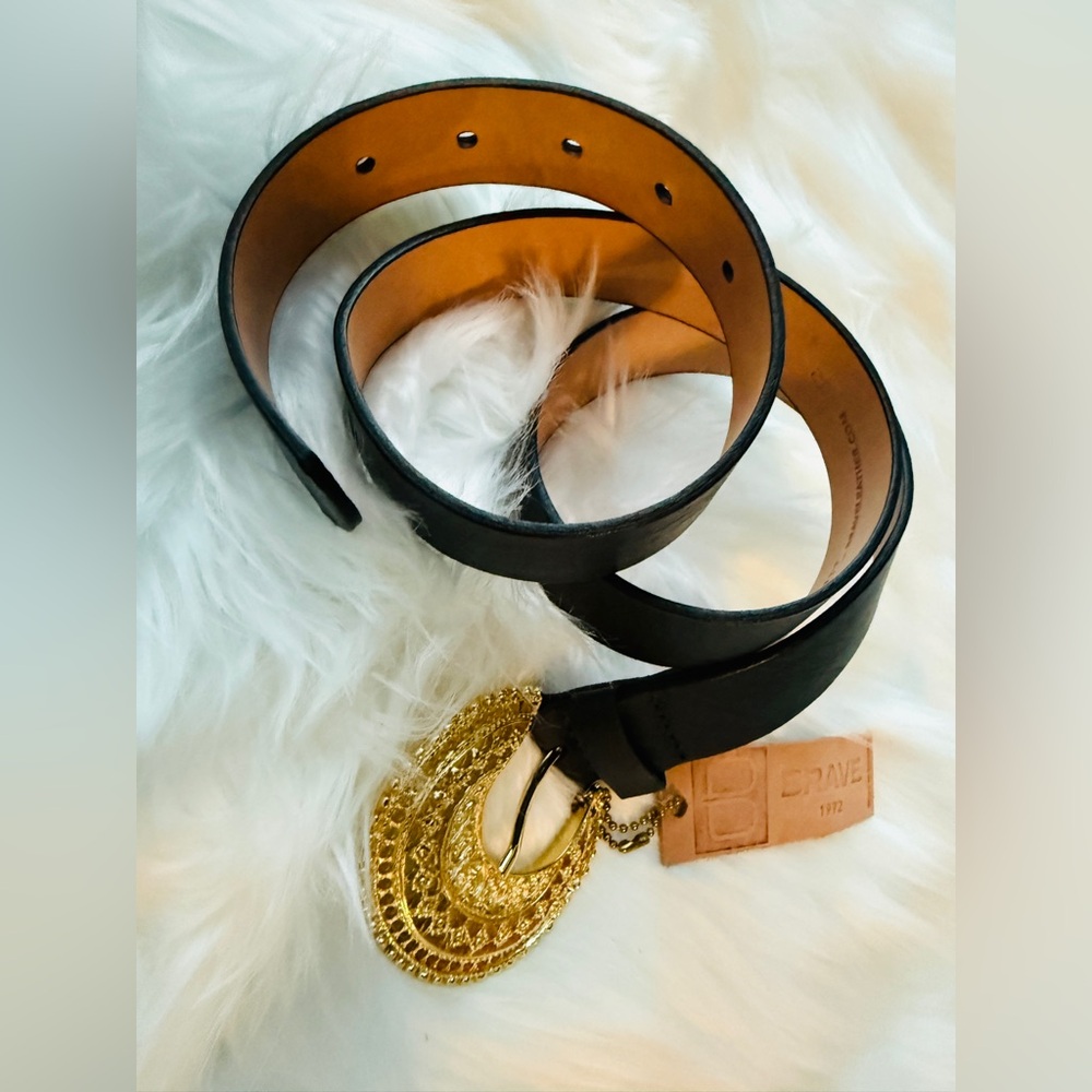Black Leather Belt with Ornate Gold Statement Buckle - Picture 4 of 6